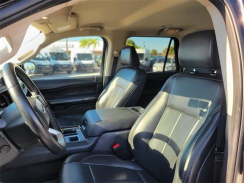 Used 2024 Ford Expedition XLT image 18