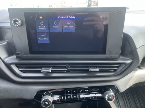 Used 2024 Chevrolet Silverado EV W/T image 27