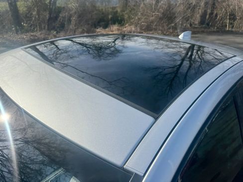 Used 2017 Jaguar XE R-Sport image 15