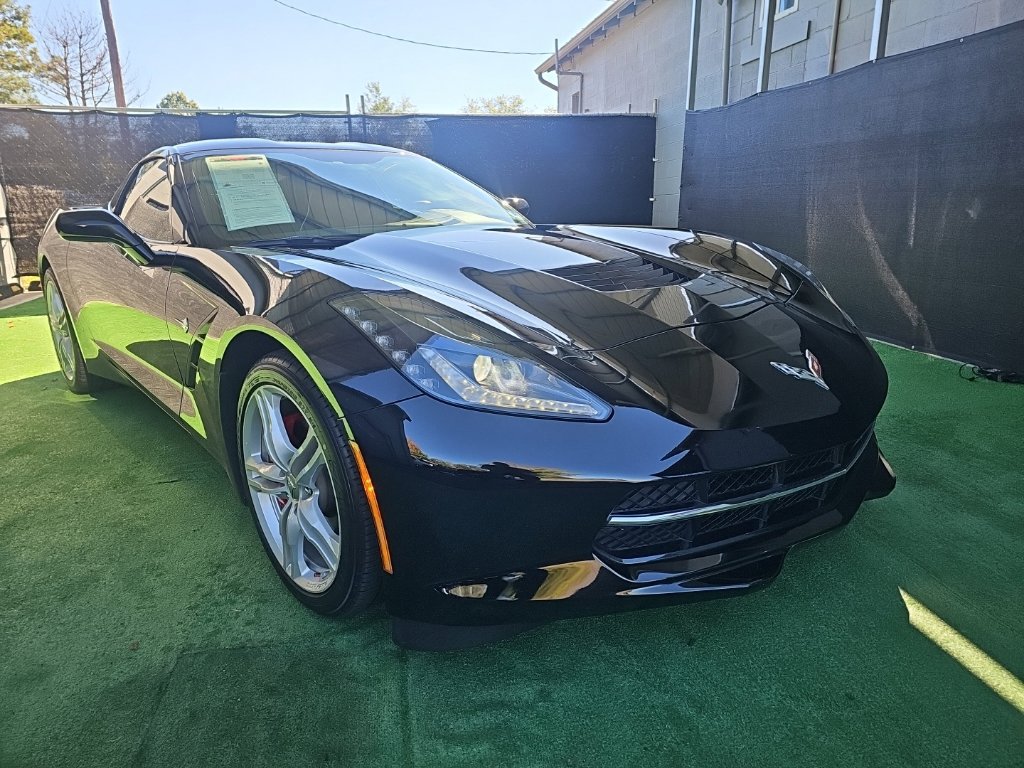 Used 2017 Chevrolet Corvette Stingray Coupe w/ 1LT RWD image 1