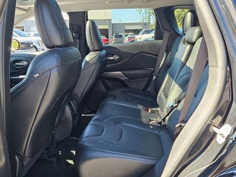 Used 2022 Jeep Cherokee Limited image 7