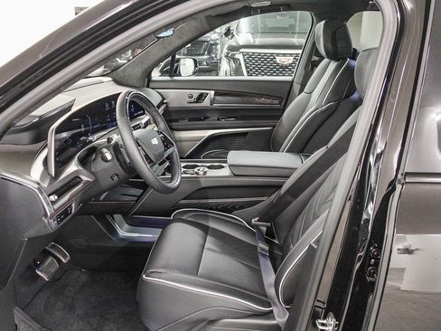 Used 2026 Cadillac Vistiq Platinum image 19