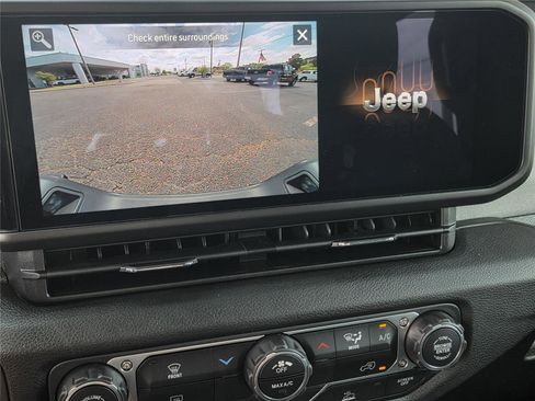 New 2025 Jeep Gladiator Sport image 38