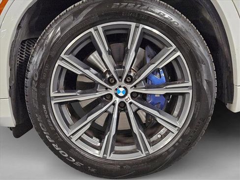 Used 2021 BMW X5 xDrive40i w/ M Sport Package image 24