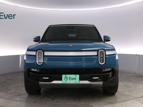 Used 2024 Rivian R1S Adventure AWD/4WD image 12