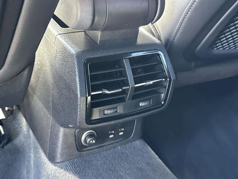 Used 2022 Audi Q3 2.0T Premium image 27