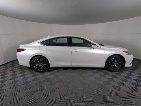 Used 2025 Lexus ES 300h 300h image 8