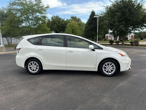 Used 2012 Toyota Prius V Three FWD image 10
