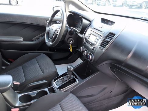 Used 2017 Kia Forte LX image 7