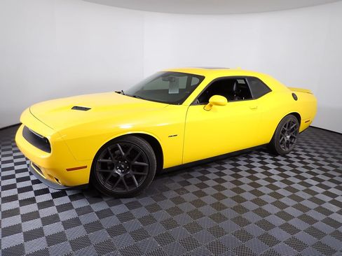 Used 2017 Dodge Challenger R/T Plus RWD image 11