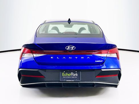 Used 2025 Hyundai Elantra Limited FWD image 7