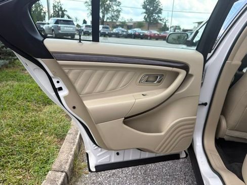 Used 2015 Ford Taurus Limited w/ Equipment Group 301A FWD image 21