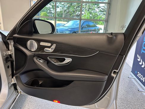 Used 2017 Mercedes-Benz C 300 Luxury image 23