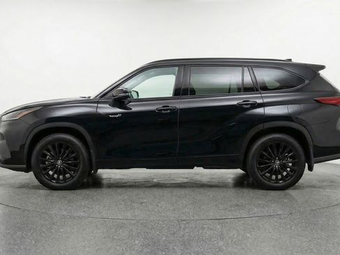 Used 2025 Toyota Highlander XSE AWD/4WD image 5