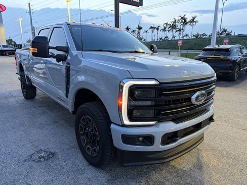 Used 2026 Ford F350 Platinum w/ FX4 Off-Road Package AWD/4WD image 3