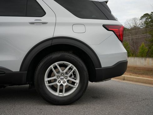 New 2026 Ford Explorer Active w/ Active Comfort Package RWD image 6