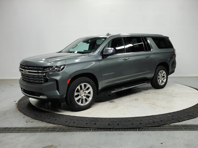Used 2023 Chevrolet Suburban Premier RWD image 4
