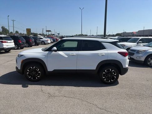 Used 2021 Chevrolet TrailBlazer LT AWD/4WD image 3