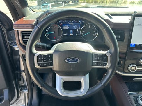 Used 2024 Ford Expedition Limited image 20