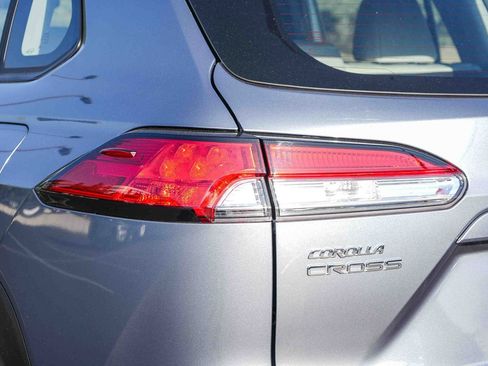 Certified 2025 Toyota Corolla Cross L FWD image 11