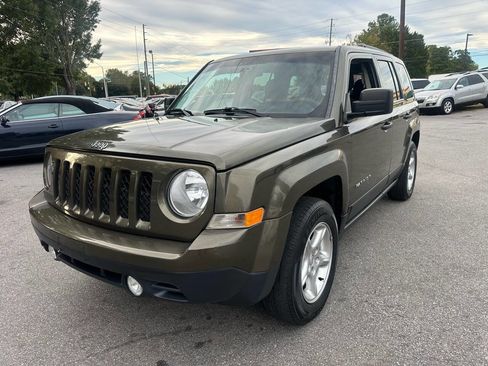 Used 2015 Jeep Patriot Sport image 1