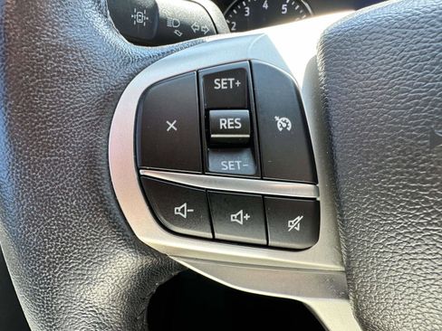 Used 2023 Ford Explorer XLT w/ Equipment Group 202A image 18