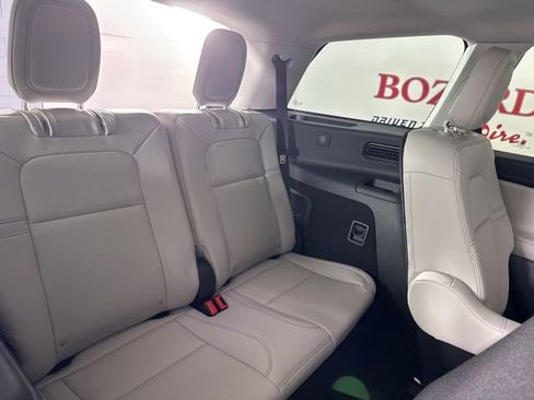 New 2025 Lincoln Aviator 2WD w/ Jet Appearance Package image 25