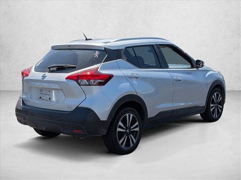 Used 2019 Nissan Kicks SV FWD image 5