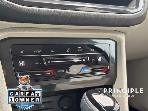 Used 2023 Volkswagen Tiguan SE w/ Panoramic Sunroof Package image 23