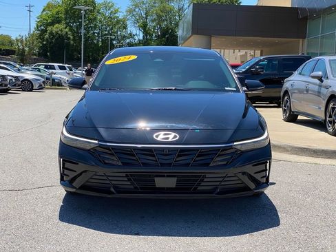 Used 2024 Hyundai Elantra Limited FWD image 2
