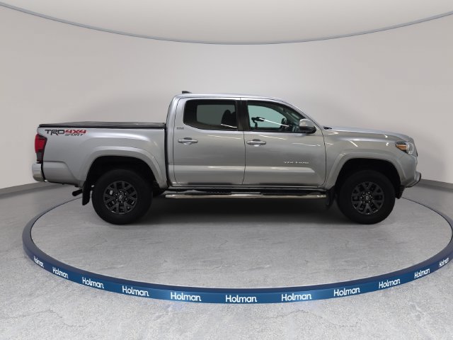 Certified 2022 Toyota Tacoma SR5 AWD/4WD image 4
