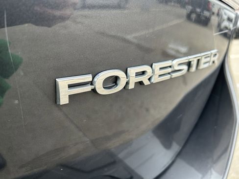 Used 2022 Subaru Forester Premium image 7