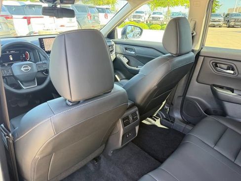 Used 2026 Nissan Rogue SL FWD image 27