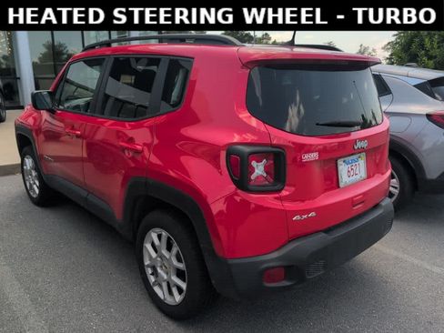 Used 2023 Jeep Renegade Latitude w/ Premium Group AWD/4WD image 7