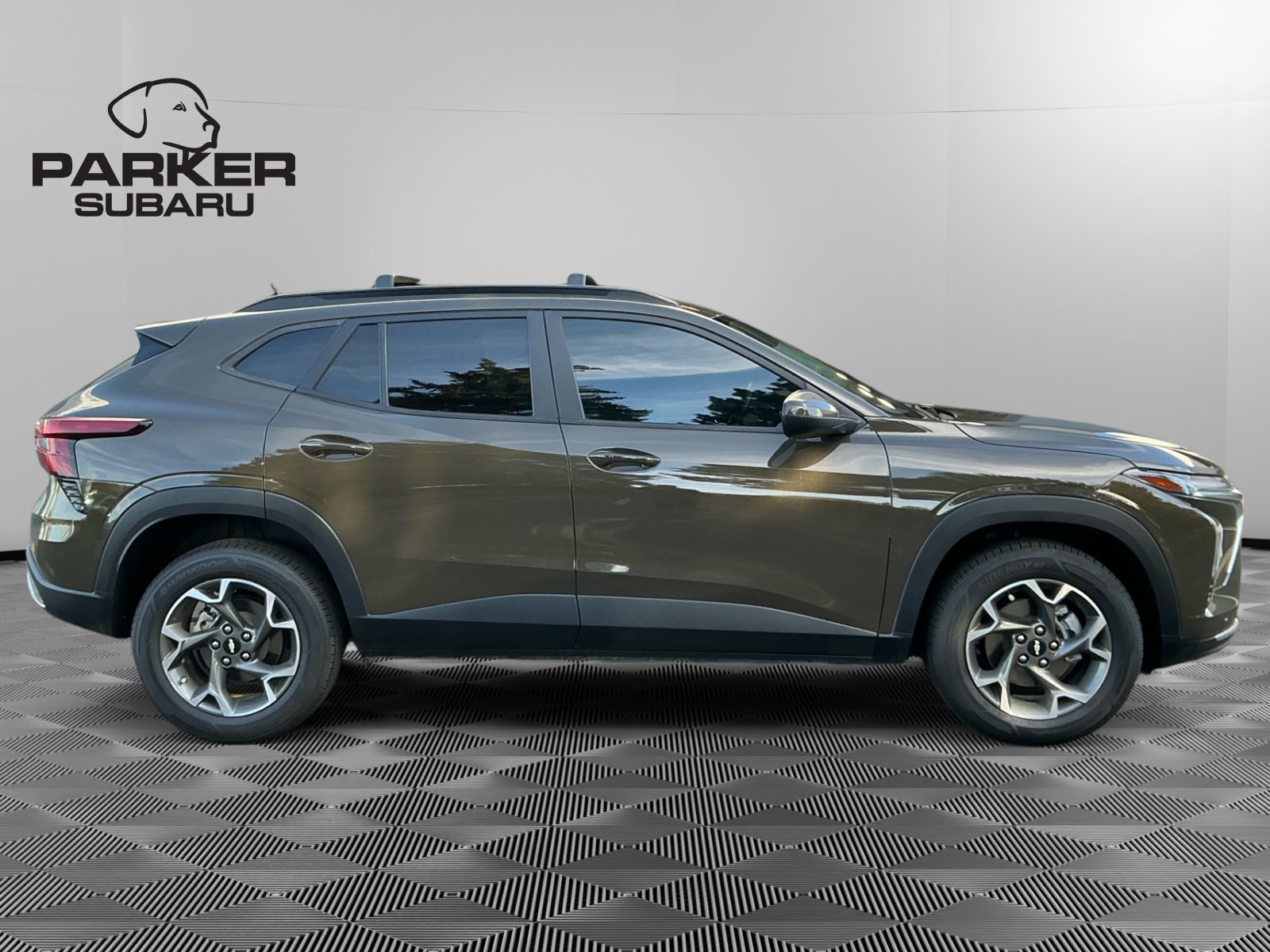 Used 2024 Chevrolet Trax LT w/ Sunroof Package FWD image 6