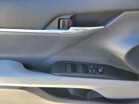 Certified 2021 Toyota Camry LE image 18