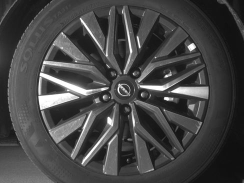 Used 2025 Nissan Altima 2.5 SV FWD image 13