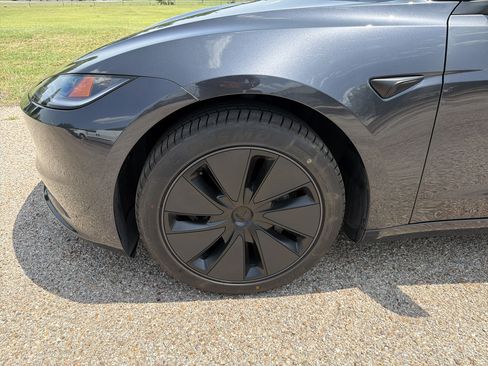 Used 2025 Tesla Model 3 Long Range RWD image 9