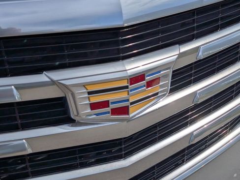 Used 2019 Cadillac Escalade Luxury image 10