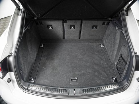 Certified 2026 Porsche Macan AWD/4WD image 28