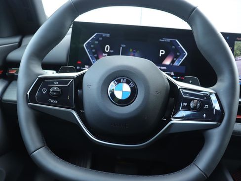 Used 2025 BMW 530i xDrive w/ Premium Package AWD/4WD image 27