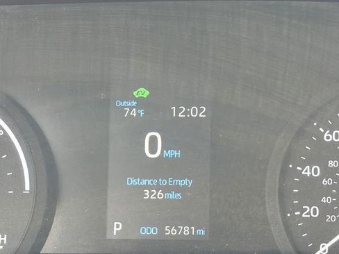 Used 2024 Toyota Sienna XLE FWD image 34