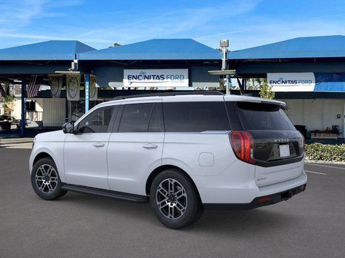 New 2026 Ford Expedition Active image 4