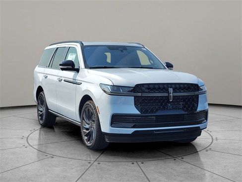 New 2025 Lincoln Navigator Reserve w/ Jet Appearance Package image 14