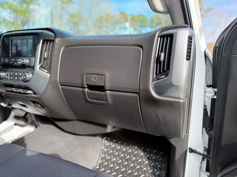 Used 2019 Chevrolet Silverado 1500 LT image 24