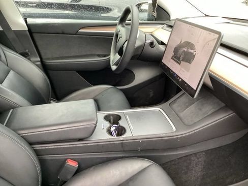 Used 2023 Tesla Model Y Long Range AWD/4WD image 18