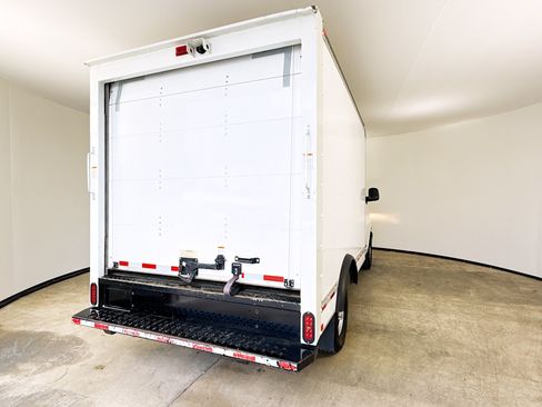 Used 2021 Chevrolet Express 3500 w/ Power Convenience Package RWD image 7