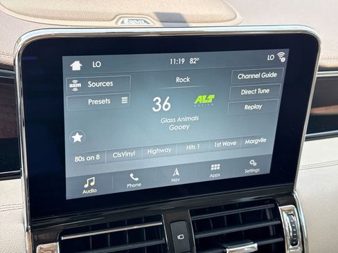 Used 2018 Lincoln Navigator Reserve w/ Technology Package AWD/4WD image 35