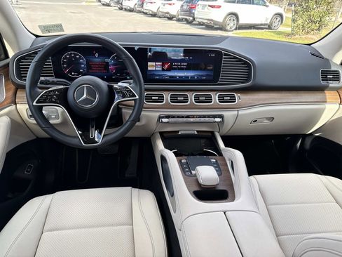 Used 2025 Mercedes-Benz GLE 350 4MATIC image 18