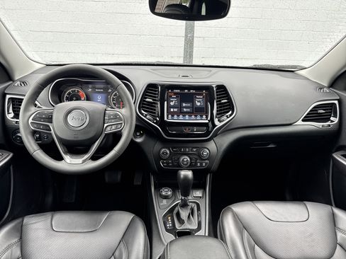 Used 2022 Jeep Cherokee Limited image 12